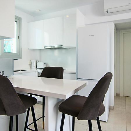 Phaedrus Living - Seaside Executive Flat Harbour 202 Apartment Пафос Екстериор снимка