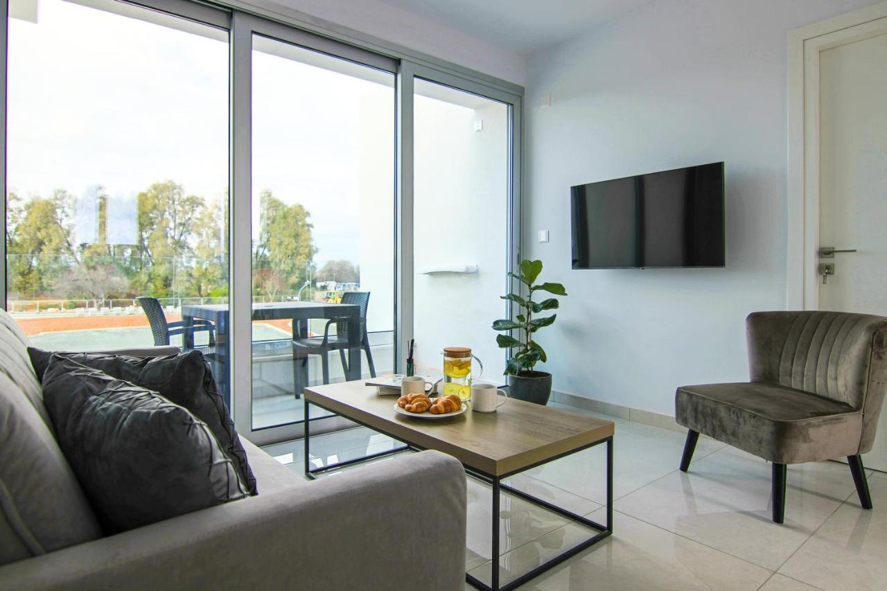 Phaedrus Living - Seaside Executive Flat Harbour 202 Apartment Пафос Екстериор снимка